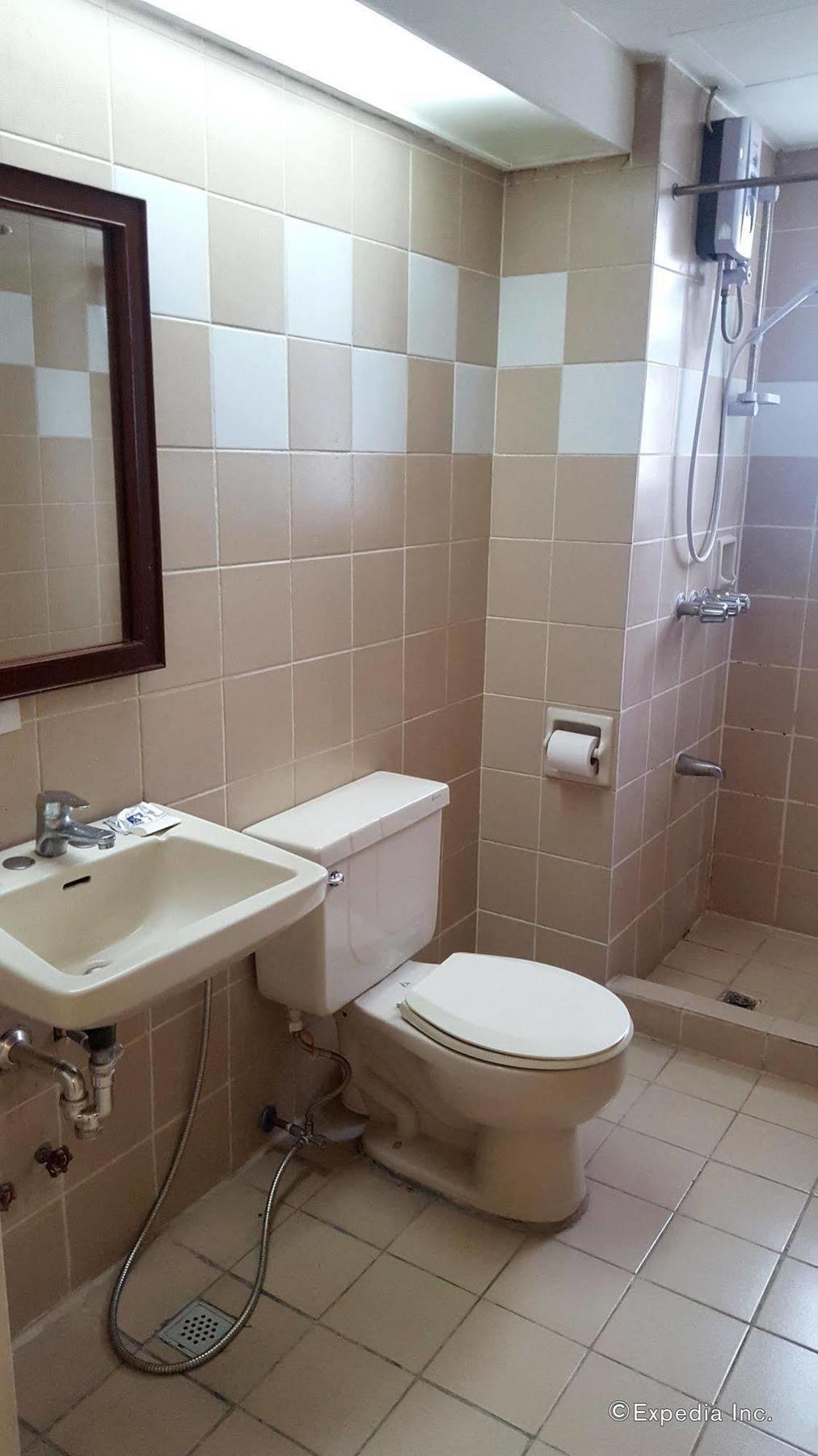 Mpt Suites Makati City Esterno foto