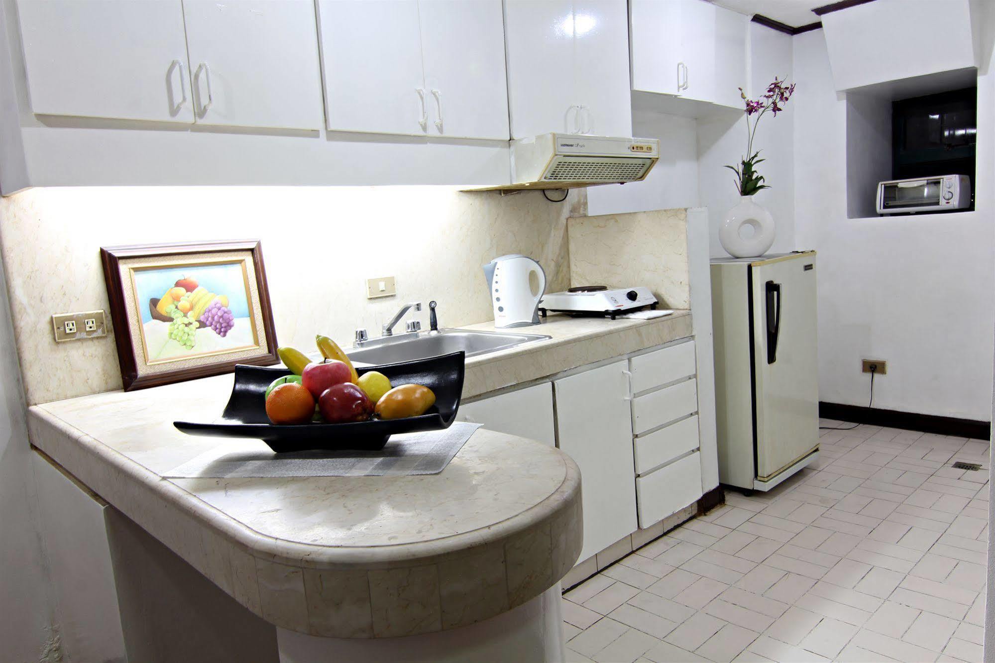 Mpt Suites Manila Esterno foto