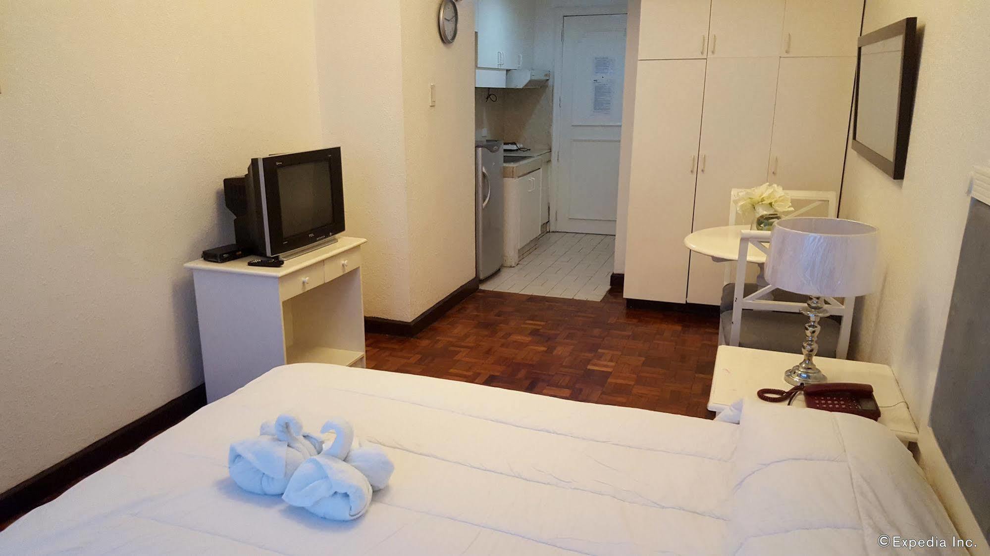 Mpt Suites Makati City Esterno foto