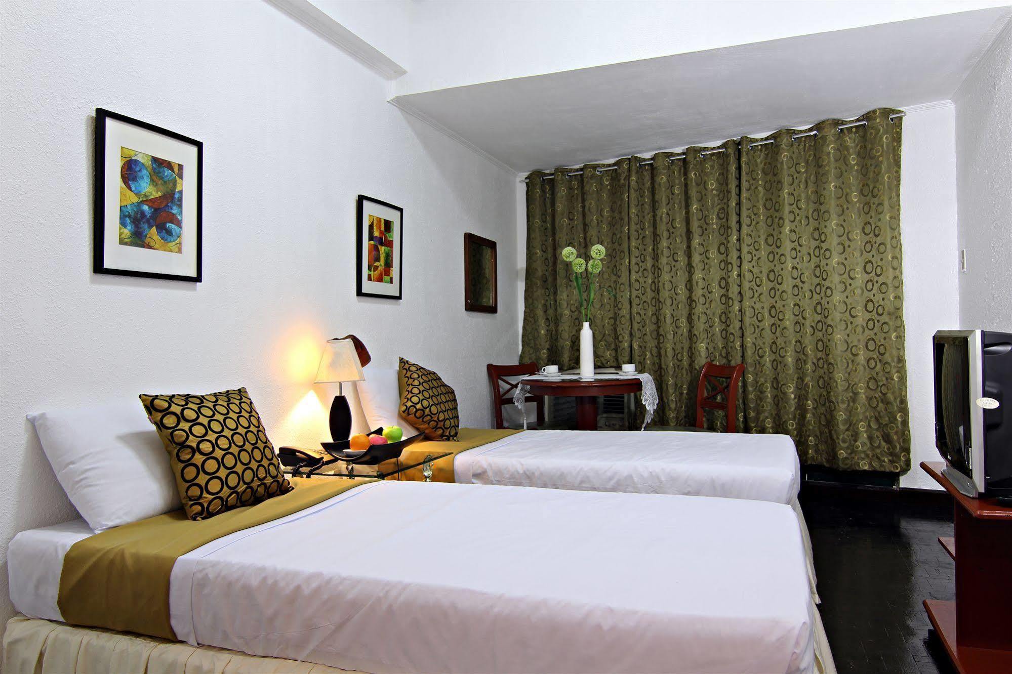 Mpt Suites Makati City Esterno foto