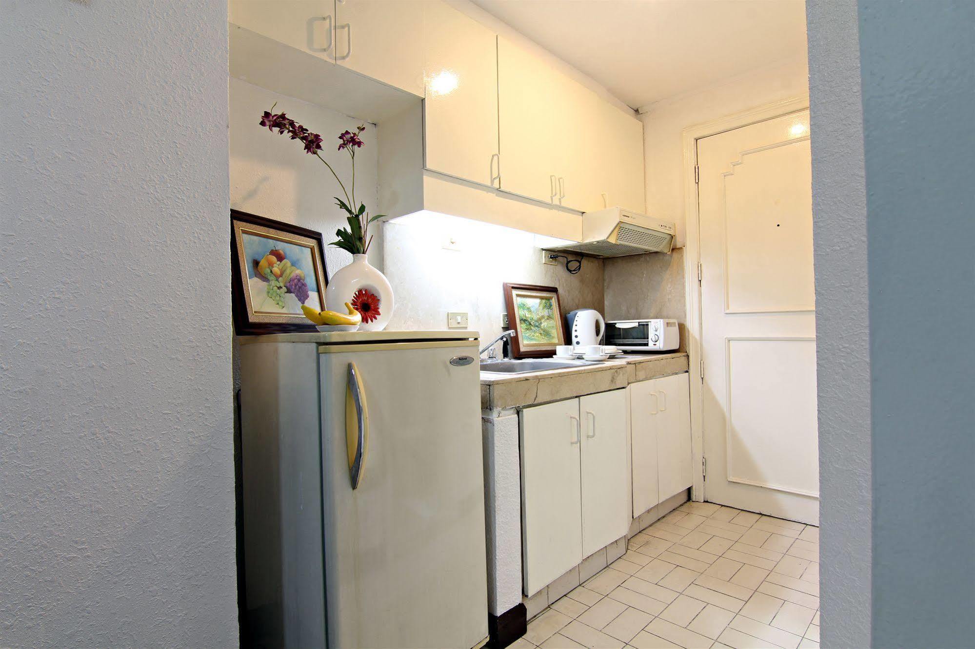 Mpt Suites Makati City Esterno foto