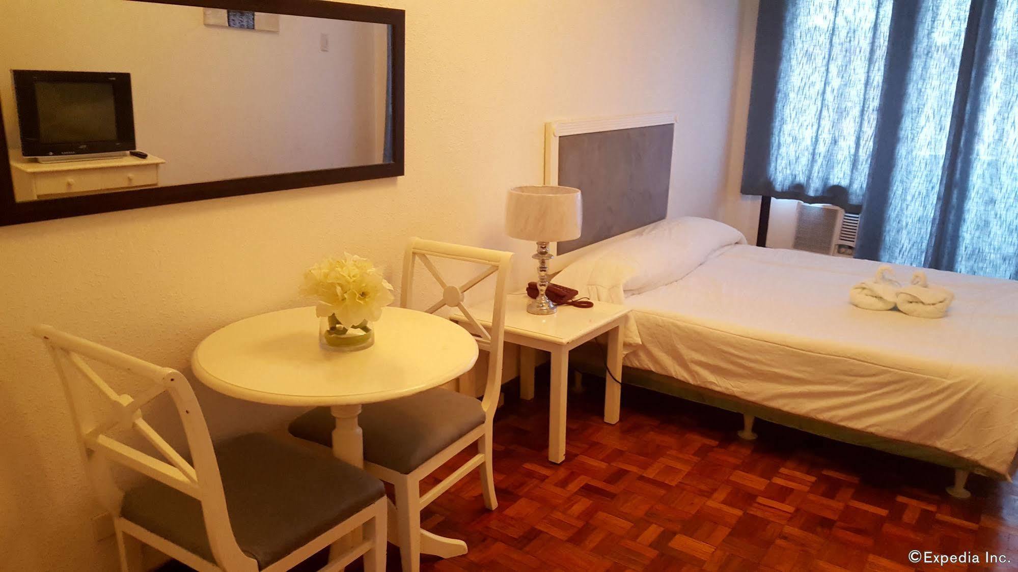 Mpt Suites Makati City Esterno foto