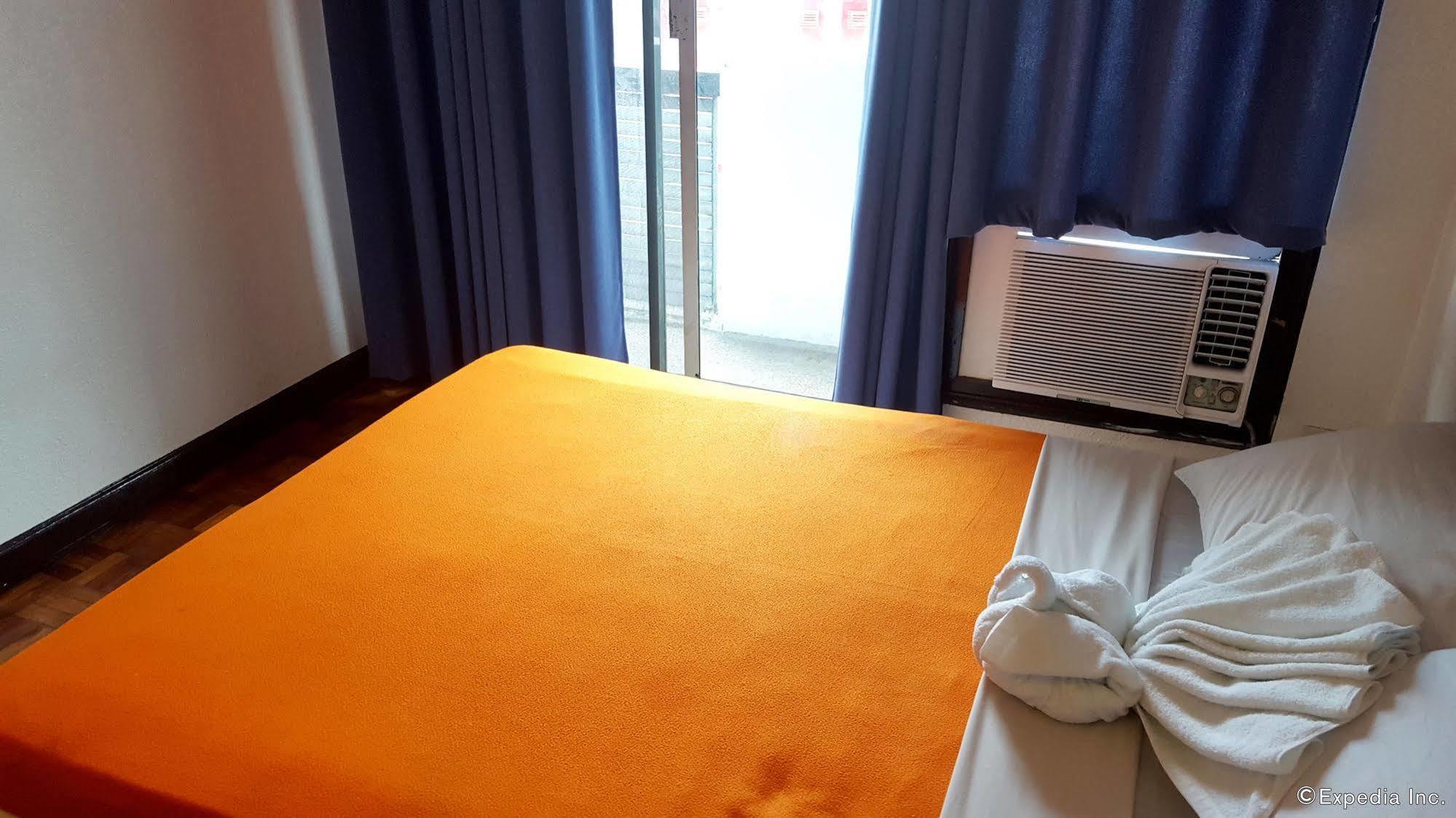 Mpt Suites Makati City Esterno foto