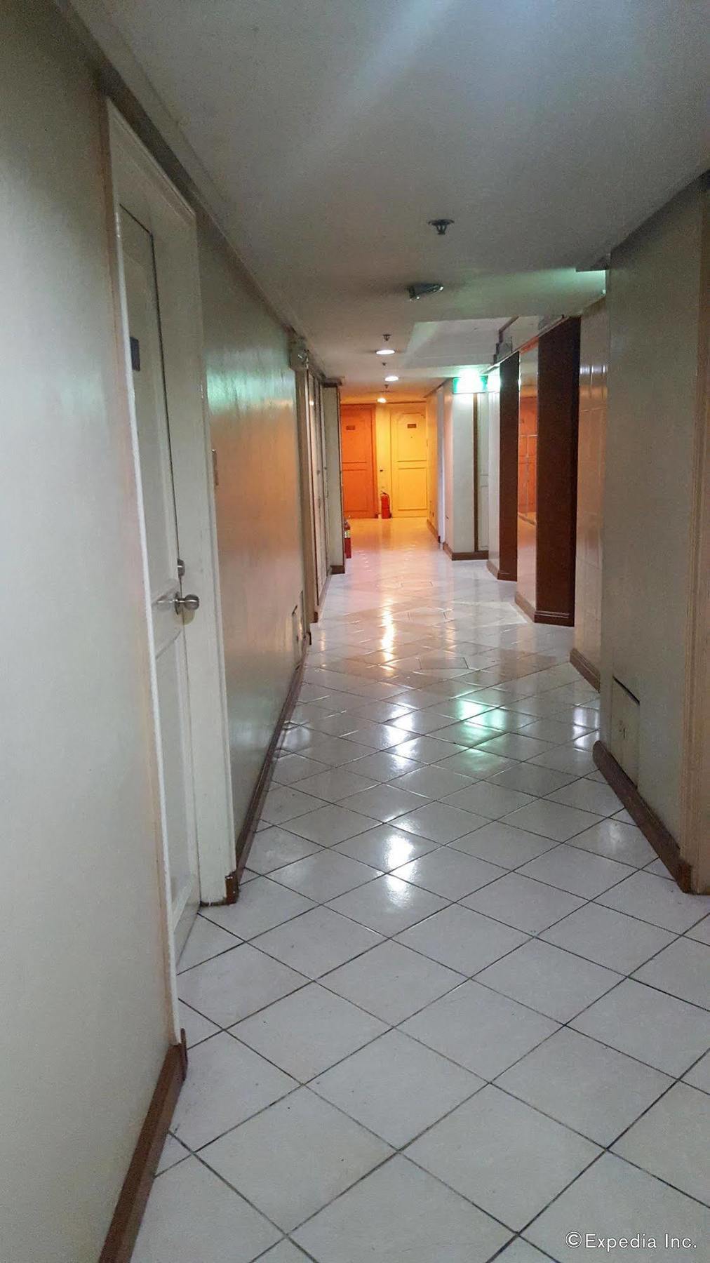 Mpt Suites Makati City Esterno foto